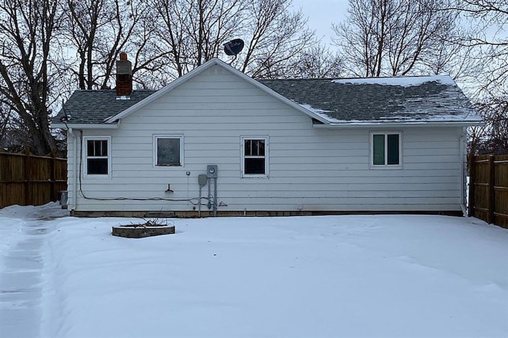 Sollie Realty 4500 Details