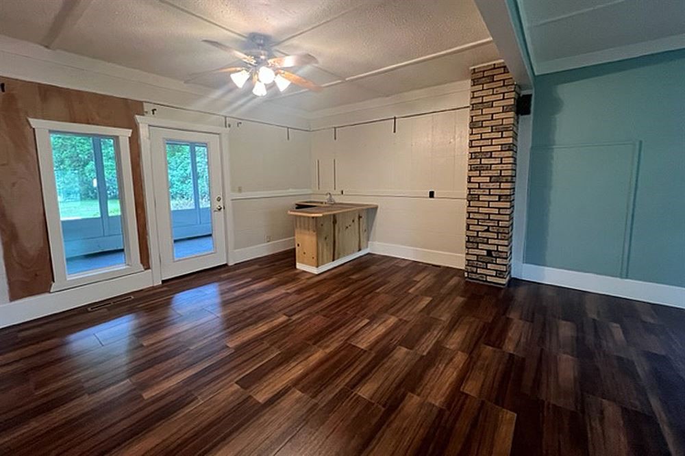 Sollie Realty 4648 Details