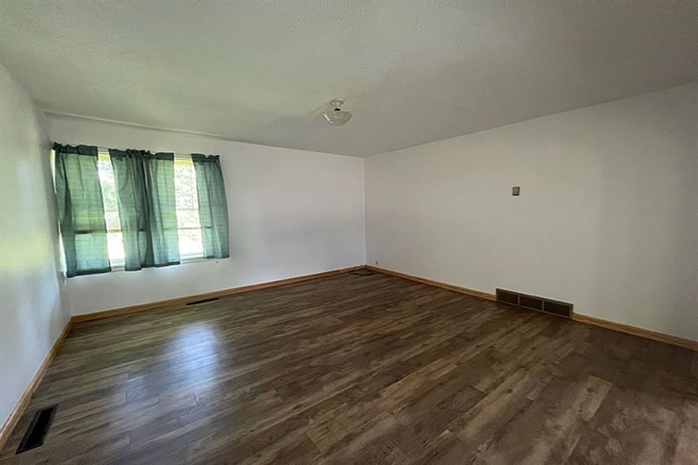 Sollie Realty 4664 Details